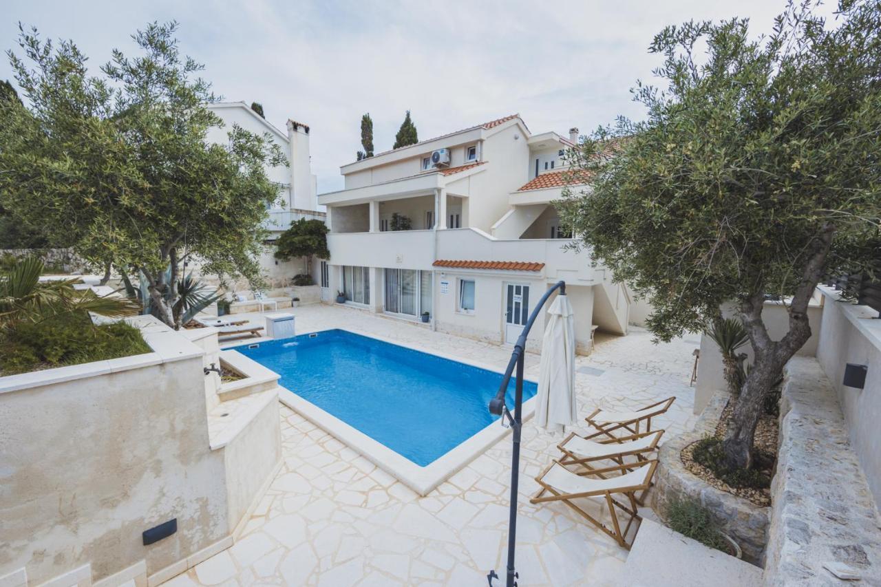 Villa Bella With Pool Novalja Exteriör bild